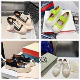 Luxury Designer Casual Sneakers Summer Fashion Girls Leather Casual Shoes Women Rubber Soled Sports Running Shoes Round Head Buckle Casual Shoes