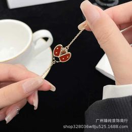 Brand Fashion High Version Van Ladybug Bracelet Womens Enamel Butterfly Handpiece White Fritillaria Plum Blossom Wings Four Leaf Grass