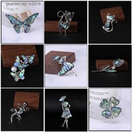 Pins Brooches Dmari Women Brooch For Luxury Clothing Animals And Insects Illusory Shell Lapel Pin Korean Fashion Specific Design Accessories Y240329