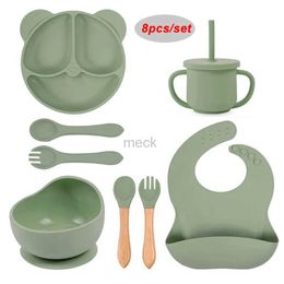 Cups Dishes Utensils 8Pcs/5Pcs Baby Feeding Sets Silicone Sucker Bowl Plate Dishes Bib Spoon Fork Straw Cup For Kids Bear Dinner Plate Tableware 240329