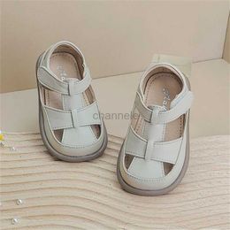 Sandals 2024 New Summer Baby Shoes Leather Cut-outs Soft Sole Boys Sandals Closed Toe Non-slip Fashion Toddler Girls Sandals EU 15-25 240329