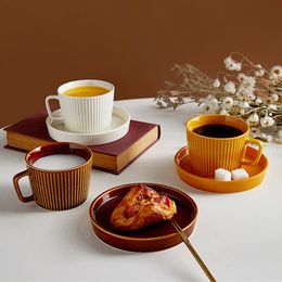 Nordic Ceramic Mug Vintage Coffee Cup Reusable Saucer Retro Creative Tea Elegant Set Of Cups Milk Water Teacup Home Decor 240328
