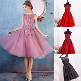 2018 Cheap New Crew Neck Lace A Line Knee Length Homecoming Dresses Lace Applique Beaded Short Cocktail Party Dresses Evening Gown240w