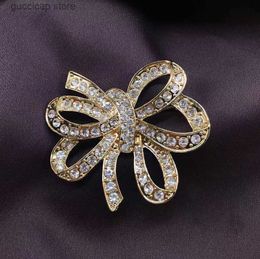 Pins Brooches New Design Rhinestone Golden Bow Large Brooch For Women Luxury Fashion Dress Pin Jewellery Accessories Y240329