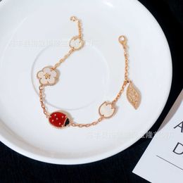 Designer versão alta van versão alta versão sete ladybug de ladybug cinco flores rosa ouro rosa dupla fritillaria vermelha jade medula de jóias femininas sortudas com logotipo