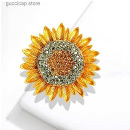 Pins Brooches Luxury Yellow Enamel Sunflower Brooches For Women Rhinestone Plant Daisy Moon Flower Lapel Pins Clothes Badge Gorgeous Jewellery Y240329