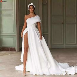 Ny mode plus size klänningar en axel hög delad applikationer spets brudklänningar svep tåg organza bröllopsklänning vestidos s
