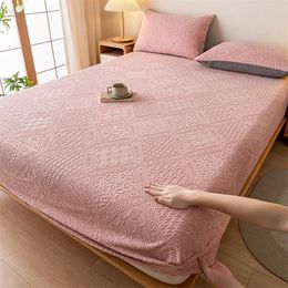 Home textiles Winter Warm Fitted Sheet Quilted Elastic Band Mattress Cover Double King Size Bed Bedspreads No Pillowcase 240321