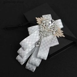 Bow Ties Luxury Rhinestone Bow Tie Men and Womens Fashion British Business Wedding Ribbon Collar Flowers Handmade Jewelry Gifts for Men Y240329