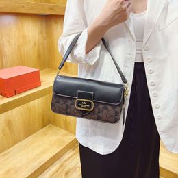 Women's Shoulder Bags Are on Sale at the Factory Hong Kong Olay Counter Spring/summer New Product Versatile and Minimalist French Stick Bag Underarm Crossbody Postman