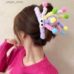 Hair Clips Winter Plush Twisting Stick Hair Claw Clips For Women Big Eye Cute Sweet Hair Clip Barrette Crab Headwear Girls Hair Accessories Y240329