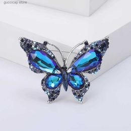 Pins Brooches Dmari Women Brooch Sparkling Butterfly Lapel Pin Crystal Badge Luxury Jewelry Accessories For Clothing Dress Y240329