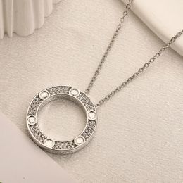 Diamond Letter Pendants Designer Necklace 18K Gold Brand Necklaces Copper Design Jewelry Pearl Chains Choker Pendant Men Womens Anniversary Gifts