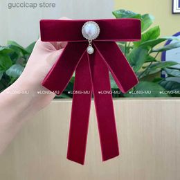 Bow Ties Solid Vintage Velvet Ribbon Bow Tie Pearl Pendant Chest Flower College Style Professional Shirt Hotel Bank Necklace Accessories Y240329