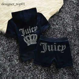 2024 Pantaloni a due pezzi da donna Juicy Tuta Set Designer di fascia alta Donna Velour Leisure Jogging Felpa Abiti da cucito Outfit Juicy Luxury Brand 8809