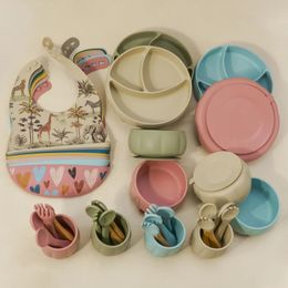 BPA Free Baby Accessories Childrens Tableware Silicone Bib Food Container Feeding Baby Dishes Plates Sucker Bowl Spoon Cup 240326