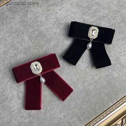 Bow Ties French Retro Velvet Bow Tie Elegant Temperament Professional Shirt Coat Sweater Brooch Pin High-end Rhinestone Jewelry Gift Y240329