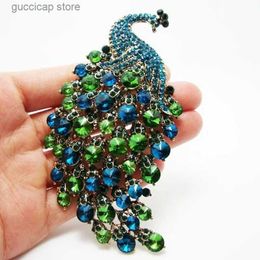 Pins Brooches Blue Rhinestone Peacock Brooch Ladies Exquisite Fashion Luxury High-End Party Dress Brooch Clothing Accessories Jewellery Y240329