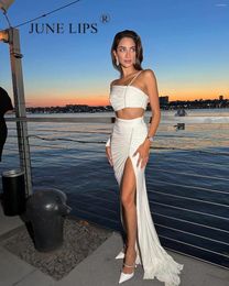 Work Dresses JUNE LIPS 2024 Spring/Summer White Single Shoulder Bead Chain Pleated Two Piece Set For Women's Sexy Celebrity Wholesale