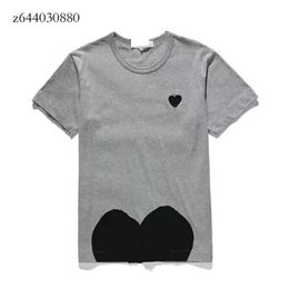 Cdg Fashion Mens Play T Shirt Designer Red Heart Commes Casual Women Shirts Des Badge Garcons High Quanlity Tshirts Cotton Embroidery CDG 24ss 1:1 Loose Fashion 209