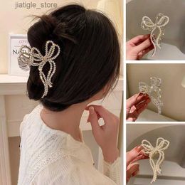 Hair Clips Fashion Pearl Hair Claw Clip for Women Pearl Bow Claw clip Metal Hair Accessories Hollow Barrette Crystal Ponytail Clip Ornament Y240329