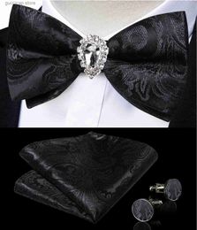 Bow Ties Mens Pre-tied Bow tie with Crystal Brooch Pocket Square Cufflinks Wedding Tuxedo Bowknot Cravat Groom Gift for Husband Y240329
