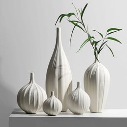 Modern White Ceramic Vases Chinese Style Simple Designed Pottery And Porcelain For Artificial Flowers Decorative Figurines 240325