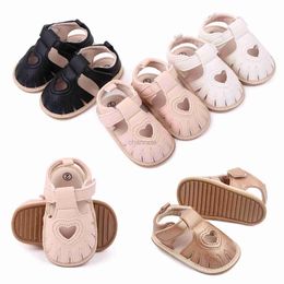 Sandals Baby Girls Sandals 2023 New Summer Soft Sole Heart Cutout Princess Flats Walking Shoes for 0-18 Months Toddler Newborn Infant 240329