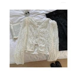 Womens Blouses Shirts White Colour Lace Patchwork Women Over-Shirt 2023 Spring V-Neck Slim Lady Puff Sleeve Shirt Vintage Pearl Button Otfdx