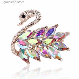 Pins Brooches Korean Fashion Cute Alloy Crystal n Brooch Pins Female Luxury Design Charm Elegant Rhinestone Bird Animal Brooches for Women Y240329