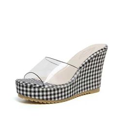 Slippers Fashion Women Plaid Cloth Wear-resistant Square Head Wedge Heels Thick Bottom Waterproof Platform Sandals Slides H2403281PAO