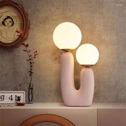 Floor Lamps Postmodern Pink Table Lamp Glass Ball Nordic Personality Cute Resin Living Room Kawaii Decor Bedroom Bedside