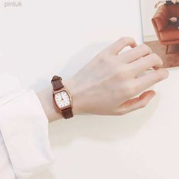 Wristwatches High Quality Leather Strap Wrist Watches For Women Fashion Strap Dial Analog Quartz Watch Vintage Ladies Watch Relogio Feminino 24329