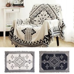 Large Black White Geometry Grid Throw Blanket Tapestry Bedspread Outdoor Camping Beach Towels Sofa Chair Cover Mat Rug Tassel 240327