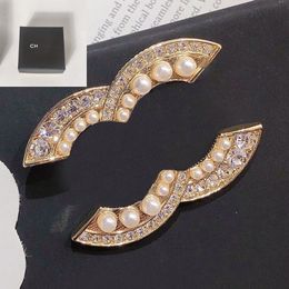 Diamond Pearl Brooch Desinger Jewelry Letter Broche Pins Design Brand Letter Pin 18K Gold Plated Stainless Steel Men Women Wedding Party Accessories Gifts With Box