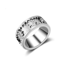 Creative Stainless Gear Ring Men and Women, Full Sand Steel Color Rotating Ring, Smooth Surface with Functional Bracelet for Transportation