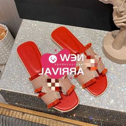 Designer Slippers Su Yinyin for women wearing fashionable summer outerwear personalized one-sided flip flops flat bottomed casual slippers IORB