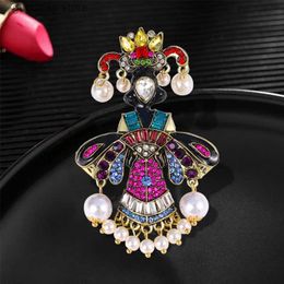Pins Brooches Medieval Retro Pearl Tassel Brooch Western Regions Princess Palace Style Inlaid Diamond Plaid Pin For Men And Women Accessories Y240329