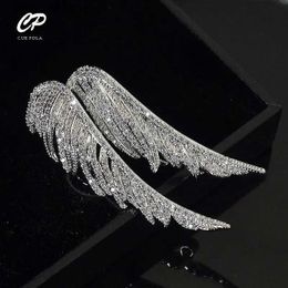 Pins Brooches Exquisite and Elegant Angels Wings Female Feather Brooch Temperament with Accessories Suit Coat Pin Buckle Y240329