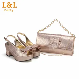 Dress Shoes 2024 Selling Peach Colour Peep Toe Ladies Sandals Matching Bag Set For Nigeran Women Wedding Party Pump