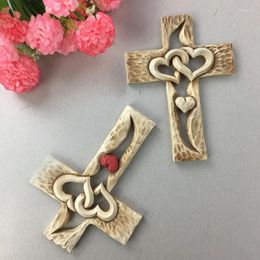 Decorative Figurines Jesus Religious Orthodox Prayer Carved Wooden Cross With Hollow Intertwined Heart Love Couple Family Wall Decor