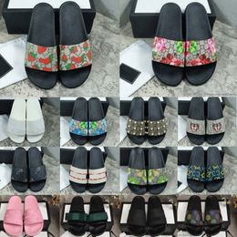 Designers Floral Slippers Rubber Slides Strawberry Sandals Platform Slipper Bee Flats Tigers Flowers Blooms Summer Home Beach Striped D6In#