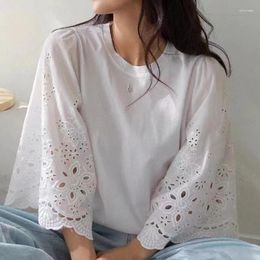Women's T Shirts Casual Hollow Lace Flare Sleeve Women Blouse Summer Korean Solid Elegant Tops Embroidered Hook Flower O-neck White T-shirt