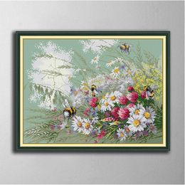 Daisies And Clover DIY cross stitch Embroidery Tools Needlework sets counted print on canvas DMC 14CT 11CT cloth, long-staple cotton cloth (more soft and endurable)