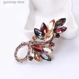 Pins Brooches High-grade Temperament Personality Colour Rhinestone Glass Brooch Womens Coat Clothing Accessories and Decoration Y240329