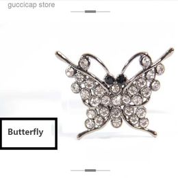 Pins Brooches MOZOG Popular Butterfly Brooch Ultralight Fashion Pins Women Jewellery Exquisite Badge Electroplate Ornaments Clothing Decorations Y240329