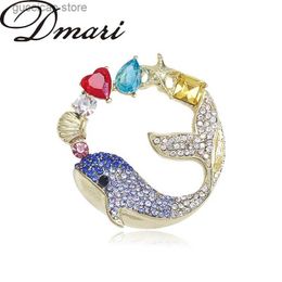 Pins Brooches Dmari Women Brooch Cute Whale Badge Colorful Rhinestone Fish Lapel Pins Luxury Jewelry Accessories For Clothing Y240329