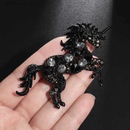 Pins Brooches Creative Design Exquisite Zircon Inlaid Black Unicorn Animal Brooch Men and Women Banquet Party Dress Accessories Gifts Y240329