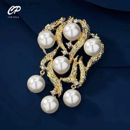 Pins Brooches Retro Baroque Brooch High-end Womens Exquisite Light Luxury Personalised Pin Niche Design Trendy Pearl Brooch Accessories Y240329