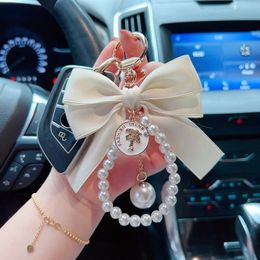 Fashion Bow Tie Keychain Pearl Chain Womens Car Pendant Statement Handbag Pendant 240329
